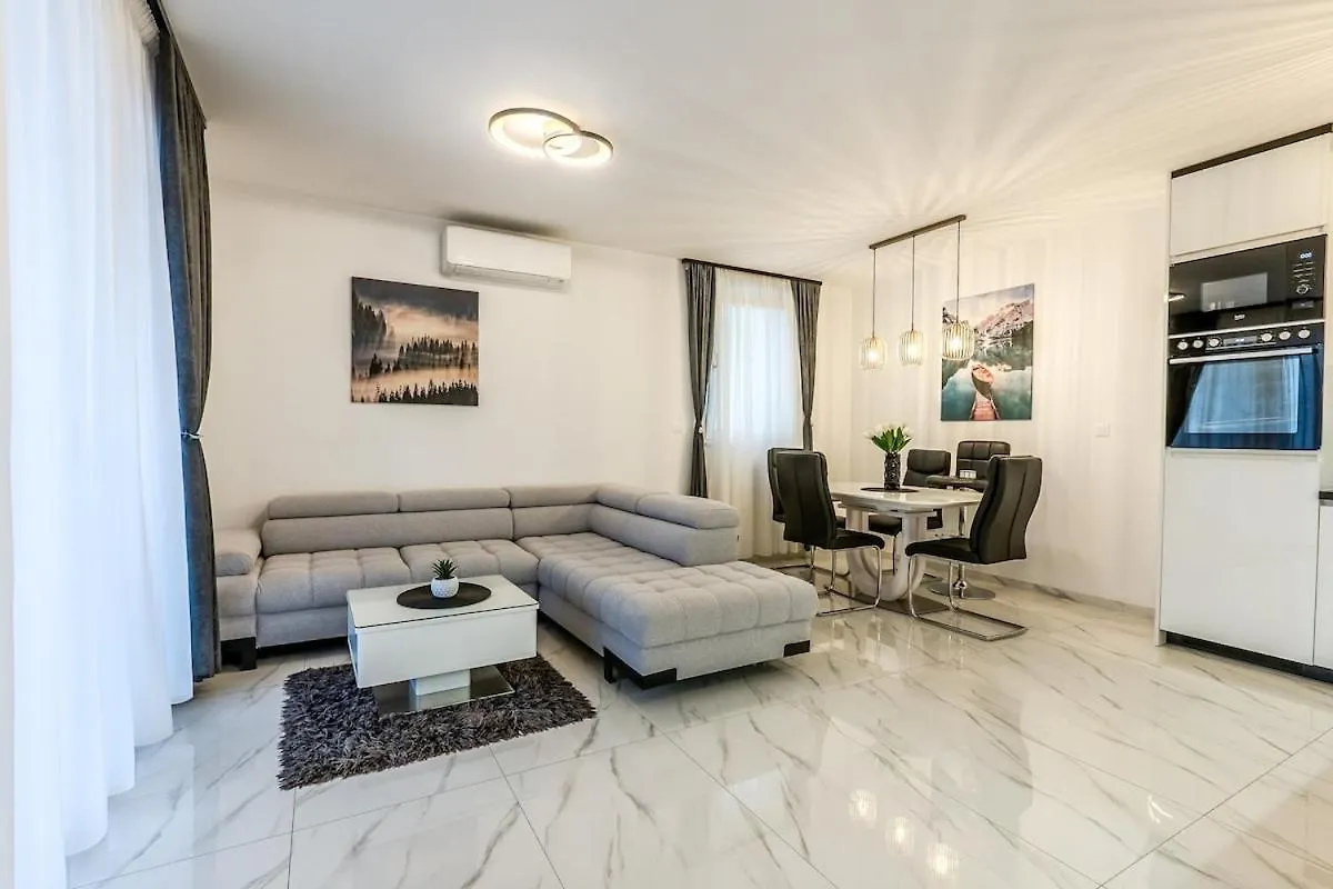 Modern Cityscape 2-Bedroom Terrace Apartment Split 0*,  Croatia